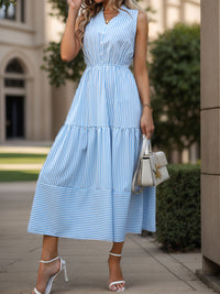 Vestido midi sin mangas con muescas a rayas