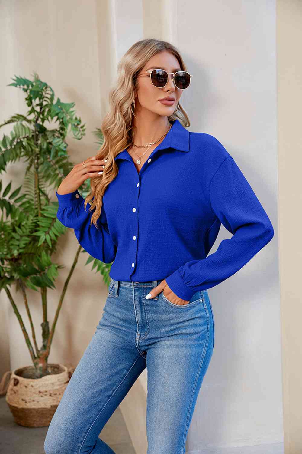 Collared Neck Buttoned Long Sleeve Shirt