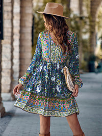 Vestido bohemio de manga larga con cuello en V